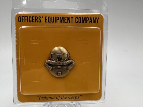 GENUINE U.S MARINE CORPS USMC BADGE: COMBATANT DIVER - ANTIQUED - Picture 2 of 4