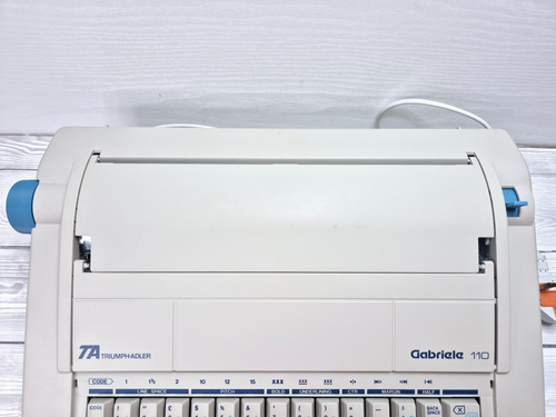 Gabriele 110 TA Triumph Adler Electric Typewriter & Box - Picture 4 of 13