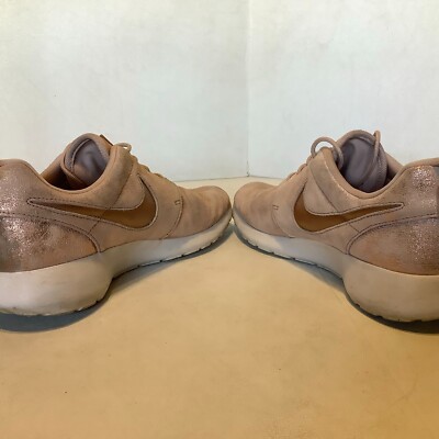 Women's Nike Roshe One Premium 833928-900 Metallic Rose/Gold Women's Nike Roshe One Premium 833928-900 Metallic Rose/Gold