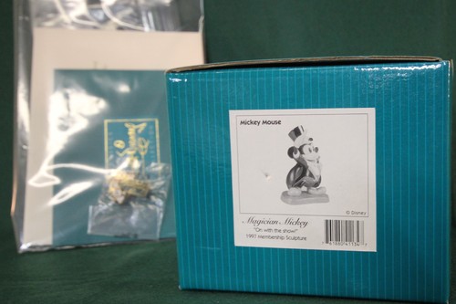 1997 WDCC Membership Magician Mickey On with the Show Disney COA NIB w PIN - Picture 5 of 10