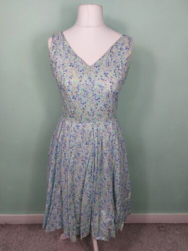 Abito smanicato vintage Laura Ashley floreale plissettato 12 midi - Foto 2 di 10