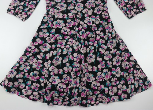 Review Floral Long Sleeve VNeck Fit and Flare Dress with Ruched Neckline Size 8 - Picture 9 of 12