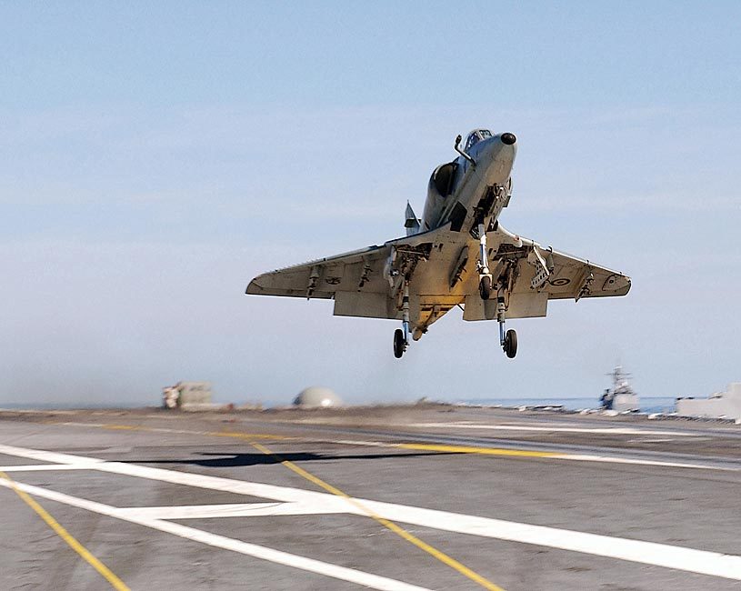 A-4 SKYHAWK OF BRAZIL BNS SAO PAULO (A12) 11x14 GLOSSY PHOTO PRINT