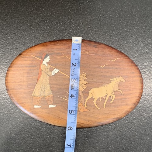 Wood Inlay Art India Shepherdess Wooden Oval 9” Plaque Wall Hanging Sheep Decor - Picture 7 of 11