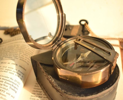 The Ultimate Navigation Aid: The Brunton Compass for Accurate Direction Finding - Picture 9 of 12