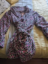 Victoria's Secret Cozy Soft Plush Robe Leopard Pink Hearts All Over M /L NWT