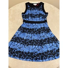 NWT Elle Women's Blue Floral Fit & Flare Knee Length Dress Size 4 NEW!