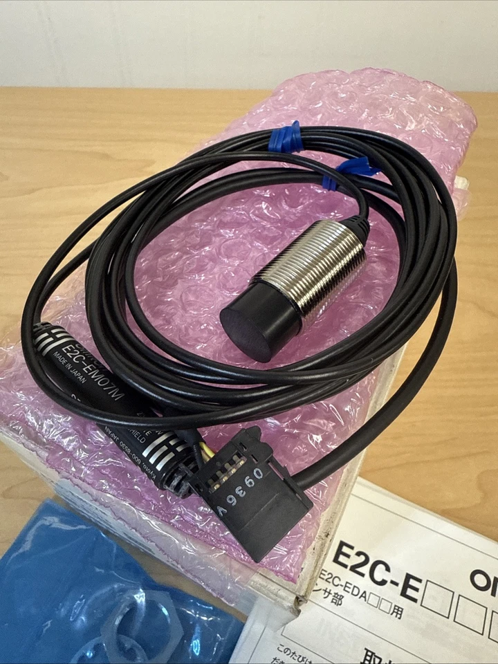 NEW! Omron E2C-EM07M Proximity Switch Sensor - image 2 of 4