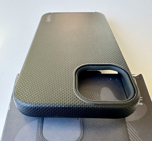 LAUT Shield IPhone 13 14 phone case 6.1" Slim Daul Layer 14' drop BLACK - Picture 4 of 7