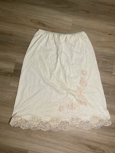 VINTAGE Vanity Fair Ivory Pink Floral Lace Half SLIP Skirt Babydoll Size Medium