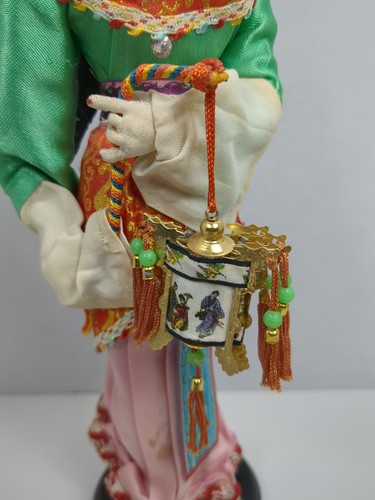 1960s Japanese Kimono Doll Entertainer Geisha Figurine. - Picture 2 of 5