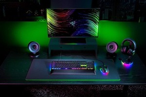 Razer BlackWidow V4 Green Switch Tastatur RZ03-04690400-R3G1 (8887910072387)