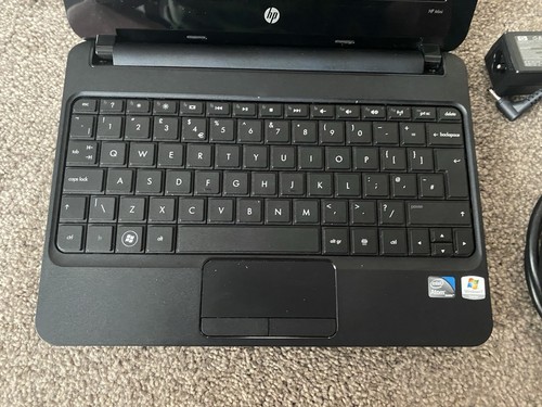 HP Mini Netbook Laptop - Intel Atom, 1GB RAM, 500GB HDD, Win 7 Starter - Imagen 3 de 6
