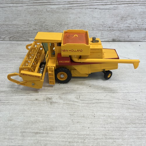 Britains Modell 9575 New Holland Mähdrescher 1982 TR85