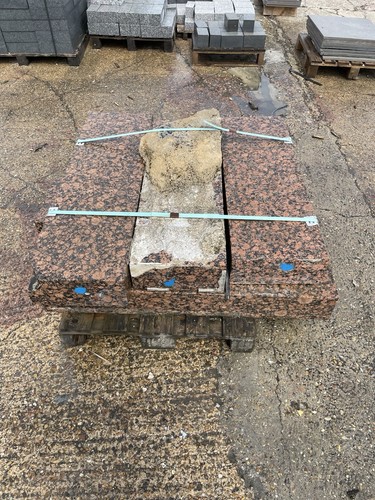 GRANITE STEPS , KERBS , EDGING , ,BOLLARDS , BARRIERS,-RECLAIMED SECONDS - Picture 4 of 9