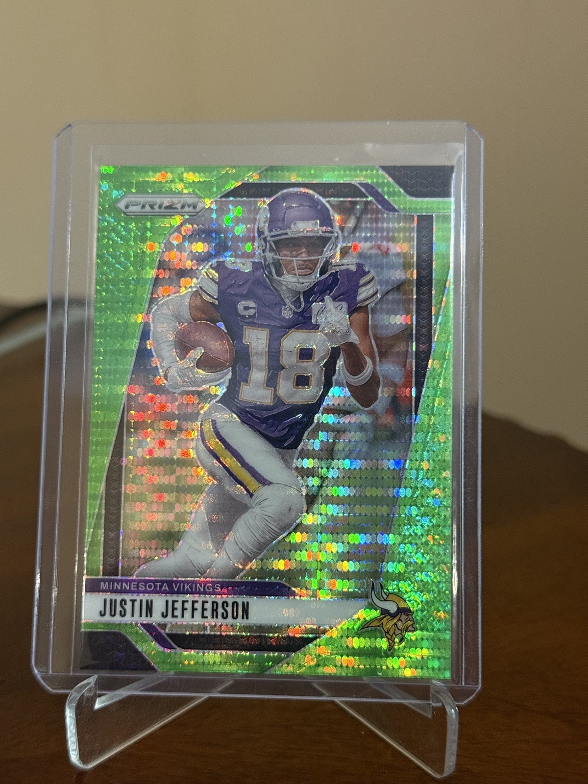 2024 PRIZM FOOTBALL. JUSTIN JEFFERSON "NEON GREEN PULSAR"