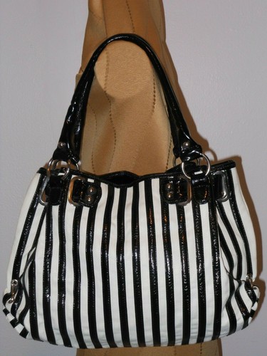 NUCOLLECTIONS BLACK AND WHITE OVERSIZE SHOULDER BAG