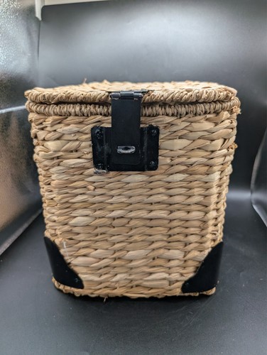 Tommy Bahama Woven Basket with lid - 第 1/7 張圖片