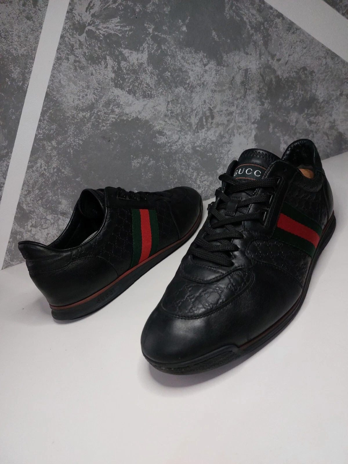 Chaussures Gucci Micro Guccissima cuir noir toile baskets basses Gucci taille 10G
