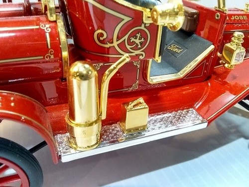 Road Signature - 1914 Ford Model T Fire Engine - COA - Diecast Precision Model - Picture 15 of 18