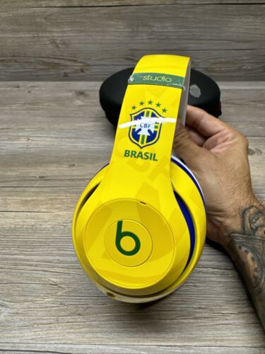 Beats Studio 2.0 Wired Over-Ear Headphones World Cup Edition - Brazil Read!!!!! - Picture 2 of 9