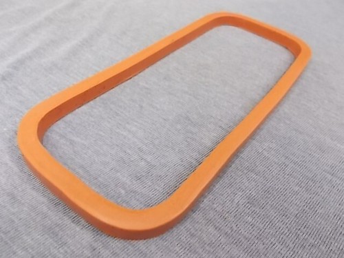 MGB/BMC 'B' Series Engine Side Plate/Breather Rubber Gasket - Picture 3 of 3