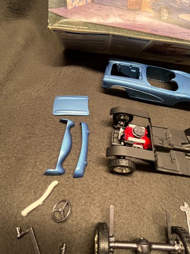 Revell '60 Corvette Highway Scenes Custom Painted 1/25 Model Started Built Hot - Picture 8 of 19