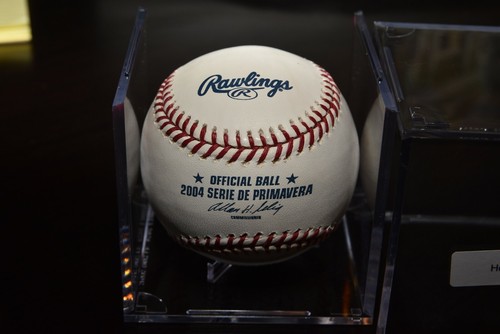 Béisbol RAWLINGS AUTOGRAFIADO FIRMADO POR Heidi Newfield - Imagen 2 de 2