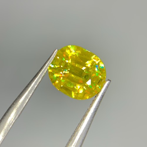 Natural Sphene/Titanite, 1.77 Ct Lemon Color Cushion Cut Firey Loose Gemstone - Picture 2 of 11