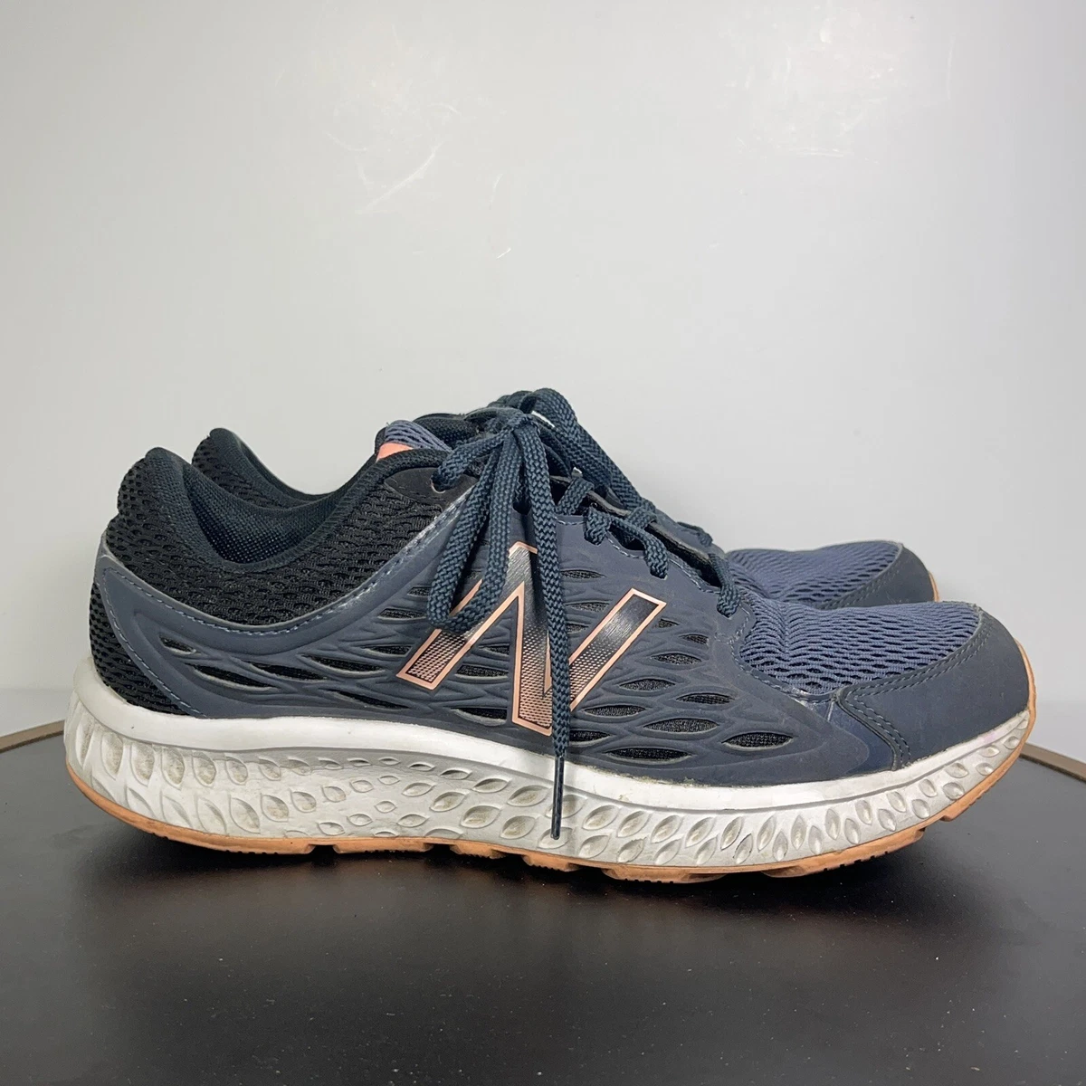New Balance Trail Running Shoes Womens Size 8 Blue Pink Response