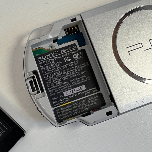 Tested ✅ Sony PSP 3001 Mystical Silver PlayStation Portable Retro Gaming - Picture 8 of 8