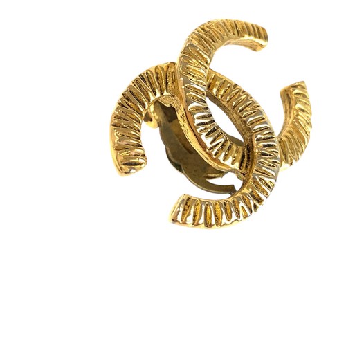 CHANEL vintage COCO Mark Earring gold plating CC - Picture 8 of 8
