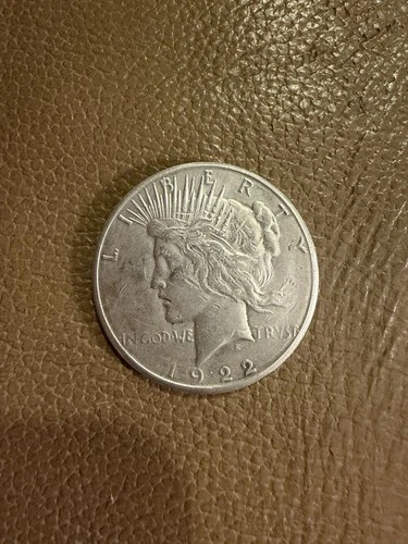 1922 Liberty Peace Silver Dollar, Philadelphia Mint. 90% SILVER - Circulated