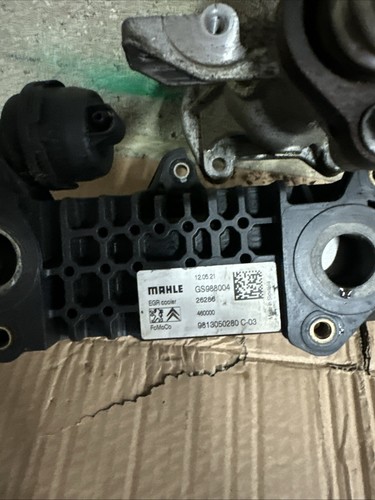 Radiatore Vauxhall Vivaro 1.5 MK3 EGR originale 9813050280 - Foto 2 di 6