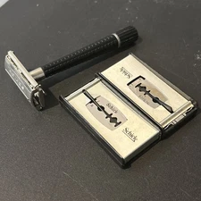 Vintage SCHICK Krona Black Tip DE Safety Razor Nice With 5 Razors