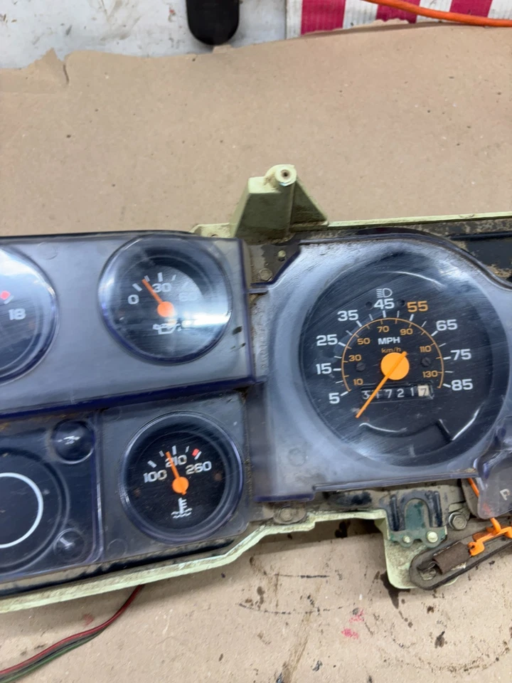 1981 年 82 1986 87 雪佛兰 Gmc K5 K10 C10 K30 C30 速度计集群 ASSY — 第 3/4 张图片