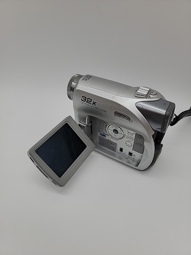 JVC Digital Video Camera GR-D370u 32x Optical Zoom For Parts/Repair No Battery - Picture 5 of 5