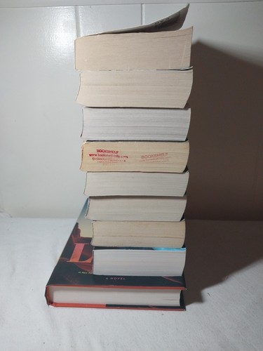 Allison Brennan Lot Of 9 Books Thrillers Suspense 8 PB 1 HC - Picture 3 of 7