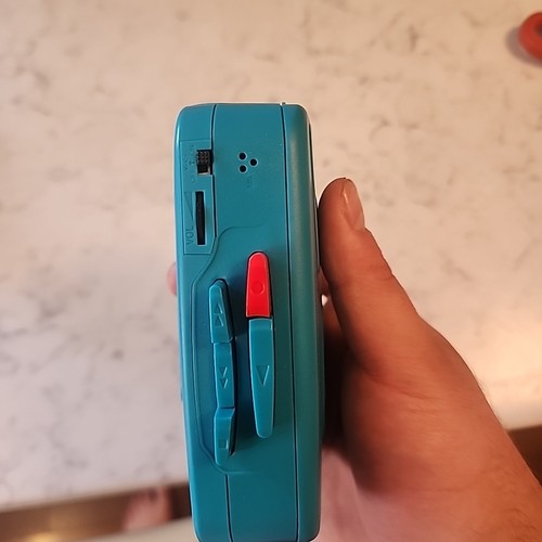 Byron Statics Teal Cassette Player Portable Walkman Recorder AM/FM Radio KCS-315 - Bild 2 von 5