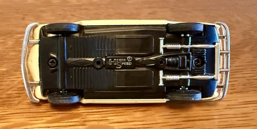 High Speed - VW Vokswagen Karmann Ghia Coupe - 1/43 - Diecast Metal - Cream - Picture 9 of 9