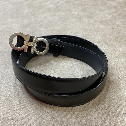 Salvatore Ferragamo Gancini Buckle Black Leather Unisex Belt 34'' waist - Imagen 12 de 12