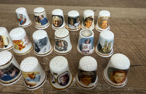 Posten 25 Fingerhüte Hochzeitsfotos der königlichen Familie Diana Queen Elizabeth Charles - Bild 5 von 7
