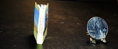 LIBRO EN MINIATURA ESCALA 1:9 LITTLE HOUSE PRAIRIE LAURA INGALLS WILDER HITTY ESCALA - Imagen 2 de 7