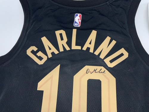 Darius Garland Autographed Cleveland Cavaliers Jersey Upper Deck YGI V4-229 - Picture 3 of 10