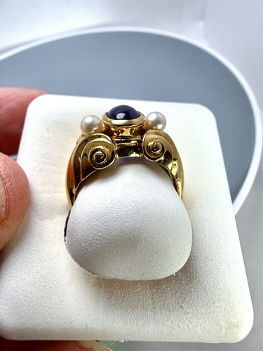 18K Yellow Gold 7.3 gm. oval Natural Blue Sapphire Cab with 2 pearls Ring Size 8 - Picture 6 of 12