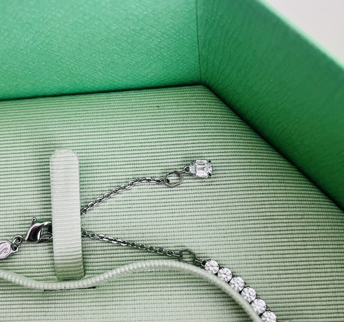 Neu echt SWAROVSKI funkelnd grün weiß Matrix Tennis Halskette 5666168 - Bild 5 von 8
