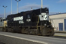 NS GP38-2 5126  NORFOLK SOUTHERN  ORIGINAL SLIDE