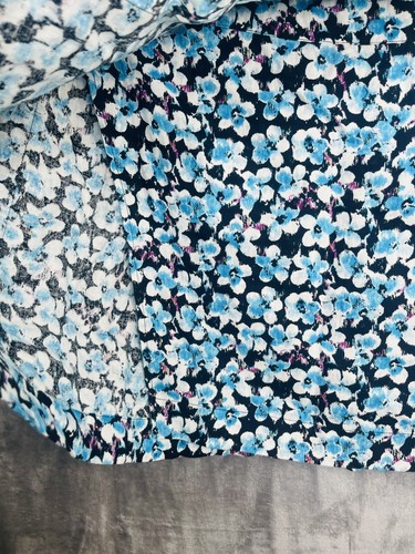🆕 Future Collective Women’s White/Blue Floral Wrap Skirt, Size 22 W/Pockets - Picture 4 of 6