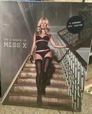 Miss X Kate　Moss kate moss revisits her iconic '90s legacy with a
