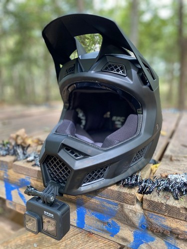 GoPro Chin Mount for Mountain Bike Helmet - Fox Rampage Pro Carbon MIPS (RPC) - 第 2/8 張圖片